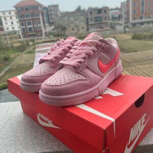 Nike dunk Cherry blossom Pink sneakers for women
